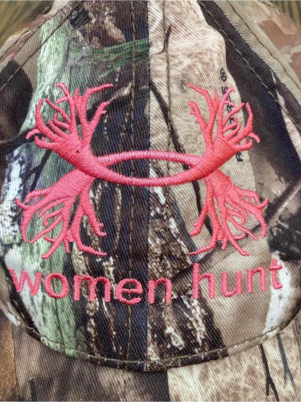 Under Armour “Women Hunt” Cap Snap Hat Pink Spellout Green Camo Hunting Outdoors
